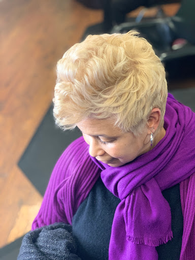 Hair Salon «Envy Salon Designs by Tierra», reviews and photos, 9247 E 141st St, Fishers, IN 46038, USA