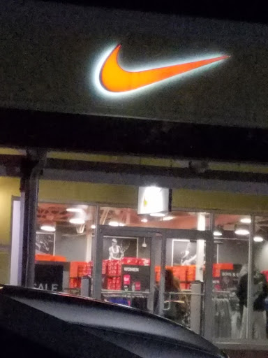 Clothing Store «Nike Factory Store», reviews and photos, 10700 Factory Shop Blvd, Gulfport, MS 39503, USA