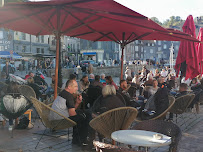 Atmosphère du Restaurant de fruits de mer Le Bistro du port à Honfleur - n°18