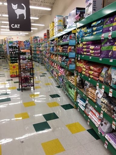 Pet Supply Store «Pet Supplies Plus», reviews and photos, 180 N Randall Rd, North Aurora, IL 60542, USA
