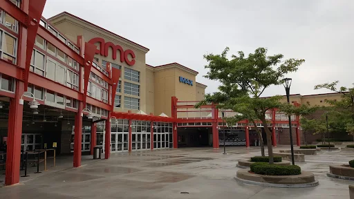 Movie Theater «AMC Studio 28 with Dine in Theaters», reviews and photos