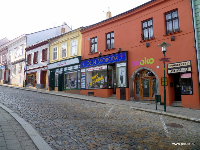 Recenze na Antikvariát a knihkupectví Arcanum v Třebíč - Prodejna použitého oblečení