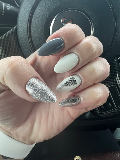 Beauty Salon «Paul Hyland Salon and Day Spa», reviews and photos, 318 Memorial Dr, Crystal Lake, IL 60014, USA