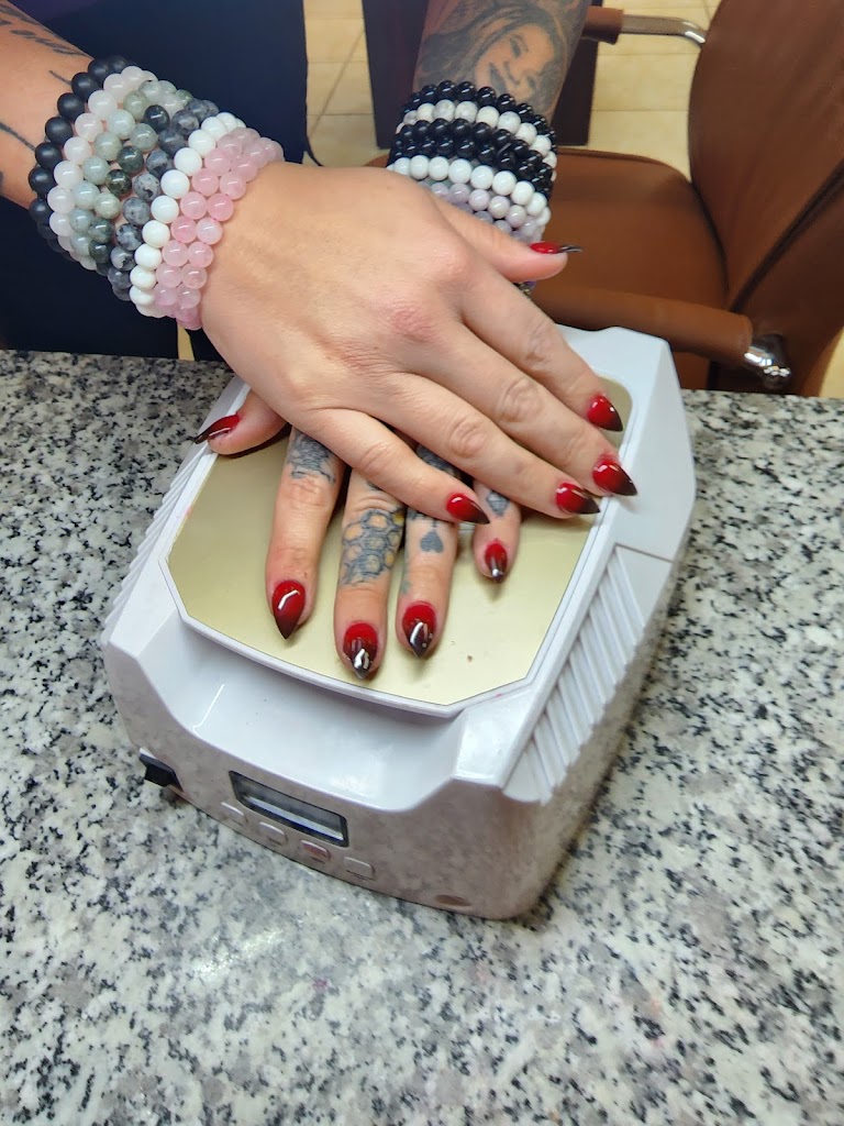 Lovely lady nails & Spa 68410