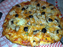 Plats et boissons du Pizzeria Domino's Pizza Neuilly-Plaisance - n°5