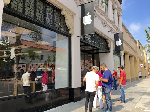 Computer Store «Apple Pasadena», reviews and photos, 54 W Colorado Blvd, Pasadena, CA 91105, USA