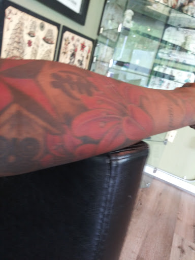 Tattoo Shop «Thunderbolt Tattoo», reviews and photos, 2088 Briarcliff Rd NE, Atlanta, GA 30329, USA