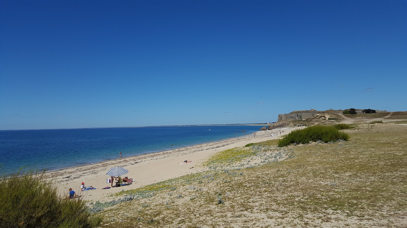 Foto di Penthievre beach con dritto e lungo