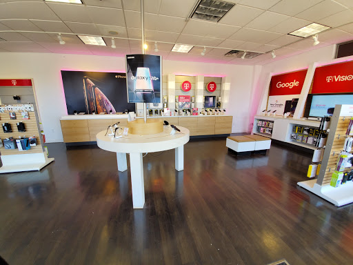 Cell Phone Store «T-Mobile», reviews and photos, 1118 N Fielder Rd, Arlington, TX 76012, USA