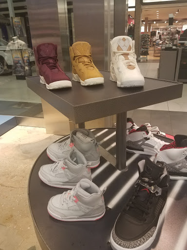 Shopping Mall «Mall St. Vincent», reviews and photos, 1133 St Vincent Ave #200, Shreveport, LA 71104, USA