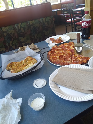 Pizza Restaurant «Round Table Pizza», reviews and photos, 5085 Business Center Dr Suite 102, Fairfield, CA 94533, USA