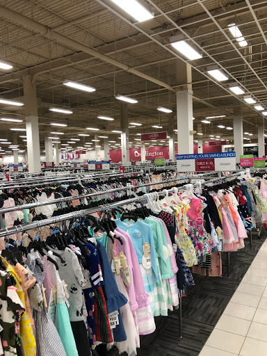 Clothing Store «Burlington Coat Factory», reviews and photos, 30 W Rand Rd, Arlington Heights, IL 60004, USA