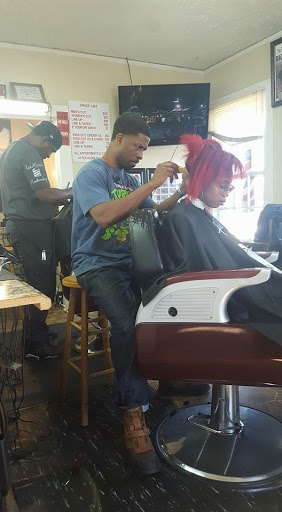 Barber Shop «Fatheadz Barber Shop», reviews and photos, 2516 Paul W Bryant Dr, Tuscaloosa, AL 35401, USA