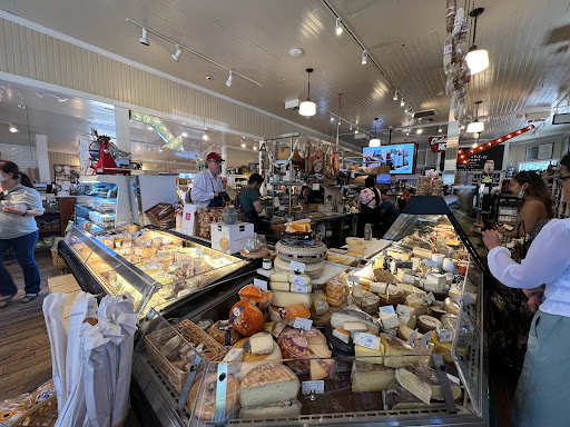 Gourmet Grocery Store «Oakville Grocery», reviews and photos, 7856 St Helena Hwy, Oakville, CA 94562, USA