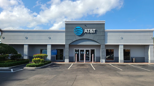 Cell Phone Store «AT&T», reviews and photos, 12599 Biscayne Blvd, North Miami, FL 33181, USA