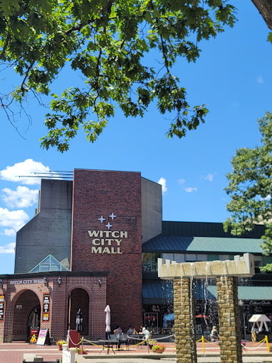 Shopping Mall «Museum Place Mall», reviews and photos, 1 Church St, Salem, MA 01970, USA