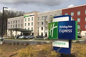 Holiday Inn Express & Suites Charlotte Airport, an IHG Hotel image