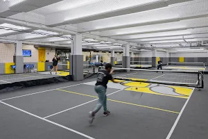 Court 16 Manhattan-FiDi – Tennis Remixed image