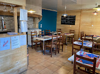 Atmosphère du Restaurant Les Loupiotes à Saint-Pierre-Toirac - n°1