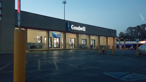 Thrift Store «Goodwill Industries of Middle Tennessee», reviews and photos, 575 S Jefferson Ave, Cookeville, TN 38501, USA