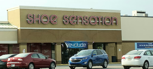 Shopping Mall «River Pointe Mall», reviews and photos, 401 E Clifty Dr, Madison, IN 47250, USA