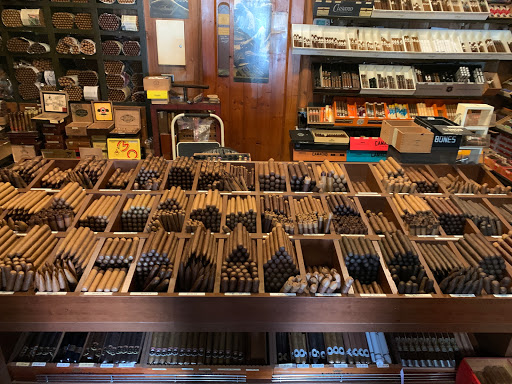 Liquor Store «Old Oaks Liquor», reviews and photos, 3006 Thousand Oaks Blvd, Thousand Oaks, CA 91362, USA