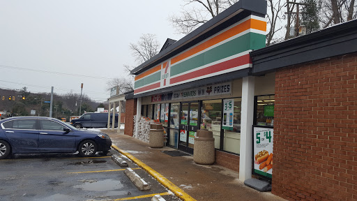 7-Eleven, 8110 Old Dominion Dr, McLean, VA 22102, USA, 