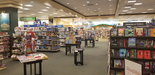 Book Store «Barnes & Noble Booksellers Encinitas», reviews and photos, 1040 N El Camino Real # 104, Encinitas, CA 92024, USA
