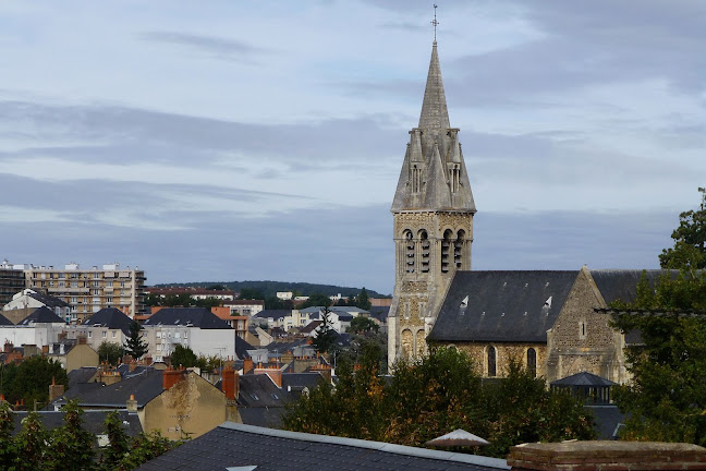 Avis sur Presbytère de Saint Pavin à Le Mans - Église