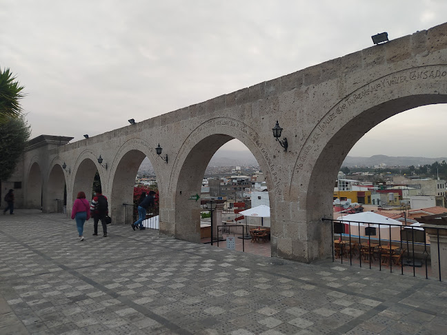 Opiniones de Plaza de Yanahuara. en Arequipa - Heladería