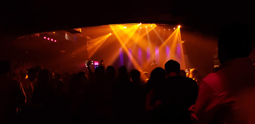 Nightclubs open on Sunday in Montreal