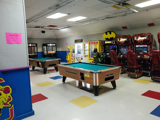 Bowling Supply Shop «Fiesta Lanes Bowling Center», reviews and photos, 1202 Huisache Ave, New Braunfels, TX 78130, USA