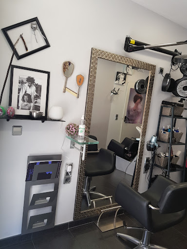 Peluquería Kinnova ( laJoyosa, Marlofa) en Marlofa, Zaragoza