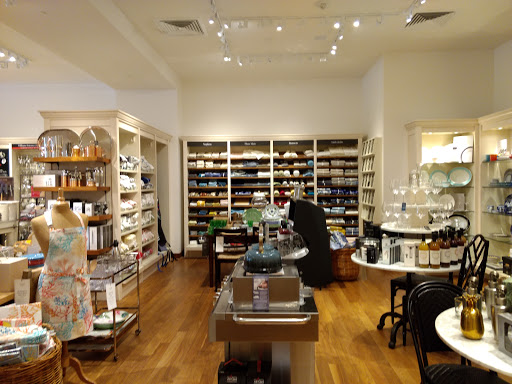 Kitchen Supply Store «Williams-Sonoma», reviews and photos, 2030 Bond St #180, Charlottesville, VA 22901, USA