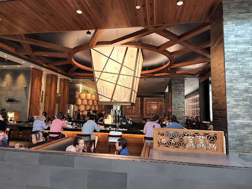 Shopping Mall «Westfield Santa Anita», reviews and photos, 400 S Baldwin Ave, Arcadia, CA 91007, USA