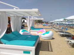 Gammicella beach'in fotoğrafı - rahatlamayı sevenler arasında popüler bir yer