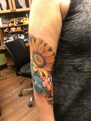 Tattoo Shop «Dovetail Tattoo», reviews and photos, 310 W 17th St, Austin, TX 78701, USA