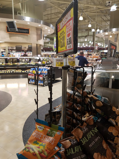 Grocery Store «Harris Teeter», reviews and photos, 8200 Crestwood Heights Dr, McLean, VA 22102, USA