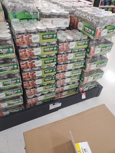 Animal Feed Store «Wilco Farm Store», reviews and photos, 197 S Hazel Dell Way, Canby, OR 97013, USA