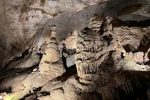 Cumberland Caverns image