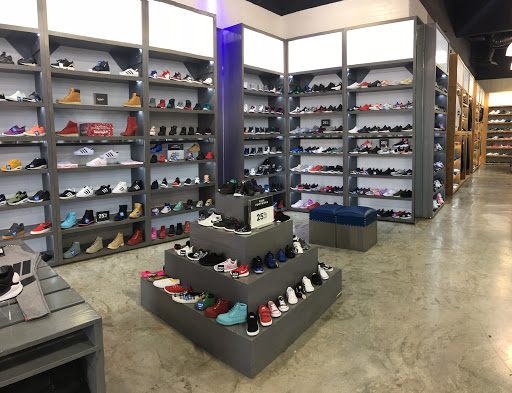 Shoe Store «Shiekh Shoes», reviews and photos, 1900 N Long Beach Blvd, Compton, CA 90221, USA