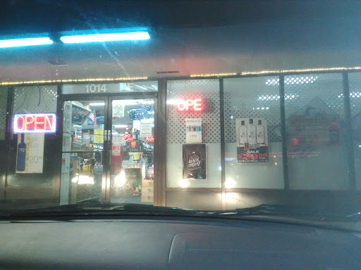 Liquor Store «Plaza 21 Discount Liquors», reviews and photos, 1014 S 21st St E, Colorado Springs, CO 80904, USA