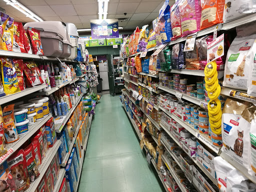 Pet Supply Store «Petland Discounts - Greenpoint», reviews and photos, 846 Manhattan Ave, Brooklyn, NY 11222, USA