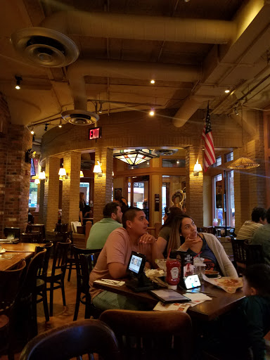 Movie Theater «UA Kaufman Astoria Cinemas 14 & RPX», reviews and photos, 35-30 38th St, Astoria, NY 11101, USA