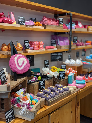 Cosmetics Store «Lush Cosmetics», reviews and photos, 21540 Hawthorne Blvd #414a, Torrance, CA 90503, USA