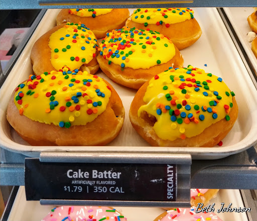 Donut Shop «Krispy Kreme», reviews and photos, 2401 Battleground Ave, Greensboro, NC 27408, USA