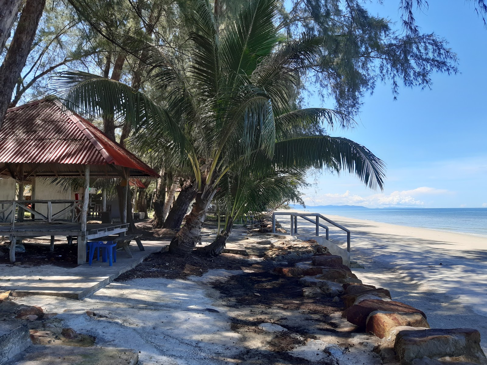 Banchuen Beach'in fotoğrafı ve yerleşim