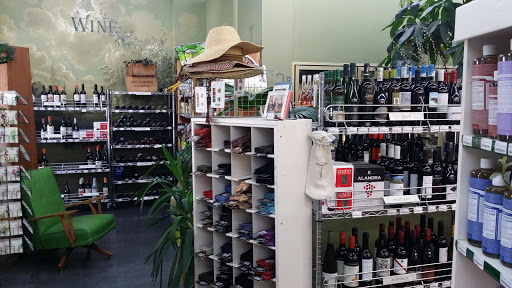 Grocery Store «Bear Foods Natural Market», reviews and photos, 125 E Woodin Ave, Chelan, WA 98816, USA