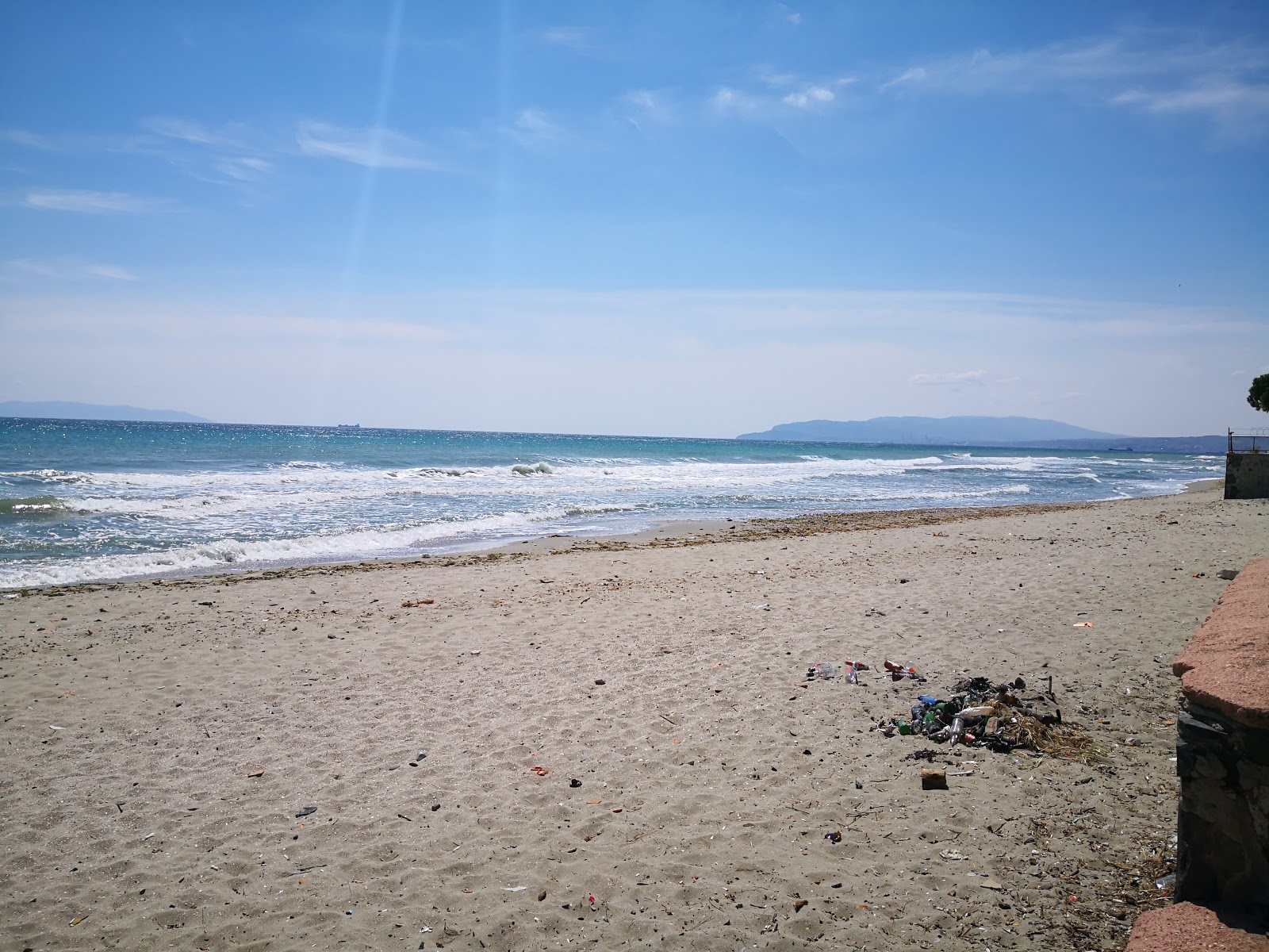 Foto di Degirmenalti beach con una superficie del acqua turchese