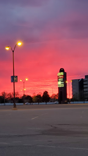Shopping Mall «Oakland Mall», reviews and photos, 412 W 14 Mile Rd, Troy, MI 48083, USA